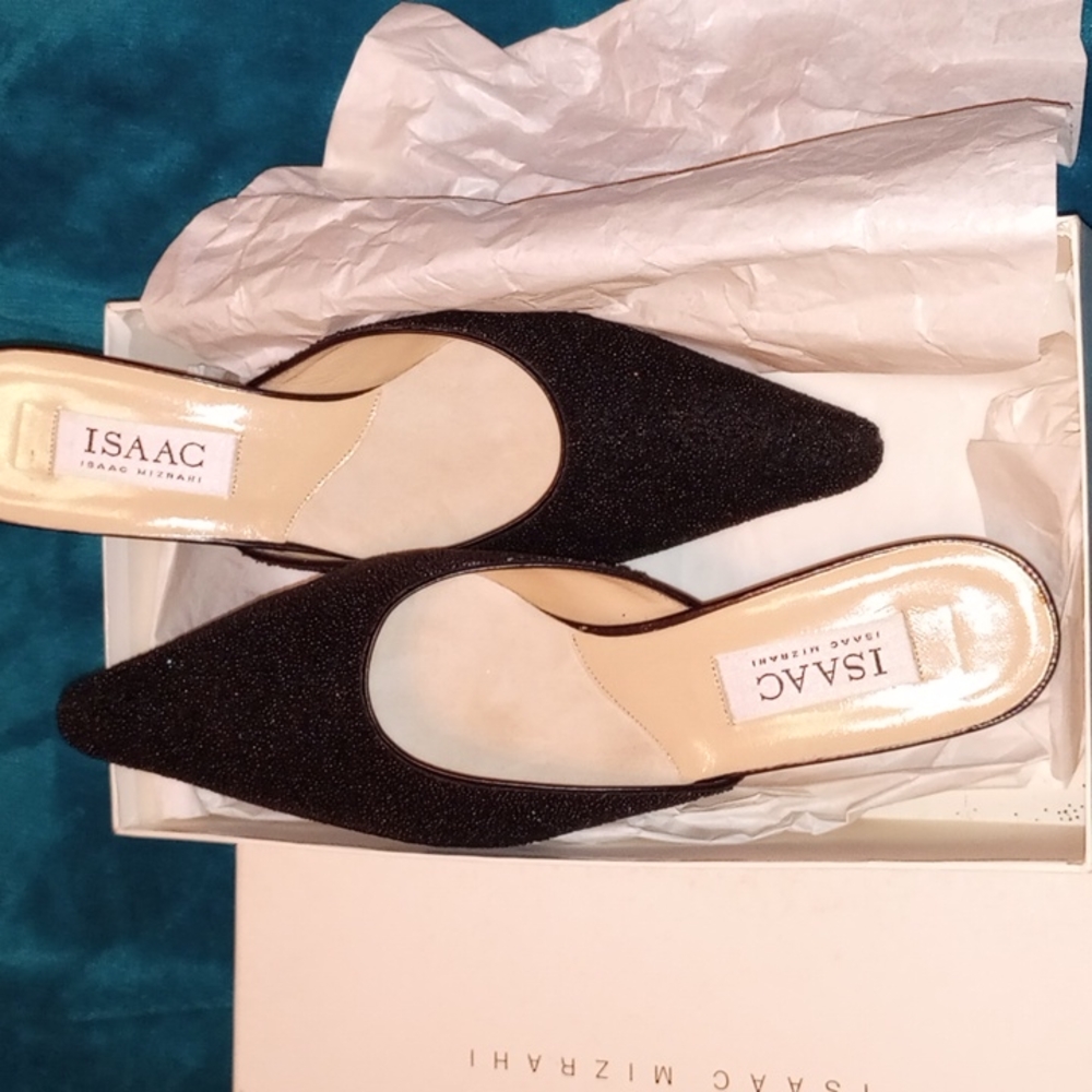 Isaac Mizrahi shoes, size 9 , beaded and leather Black